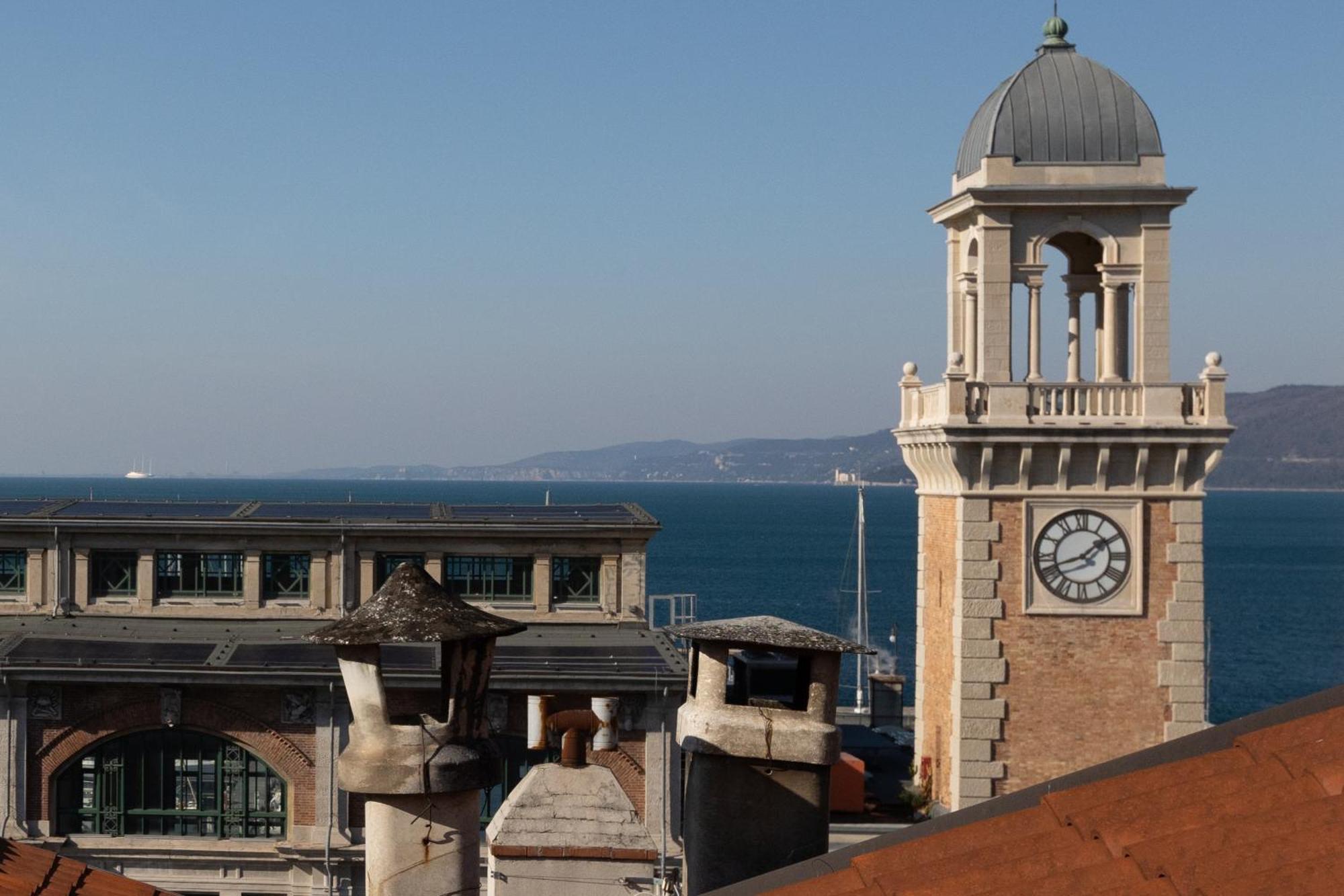 Ferienwohnung Mansarda Piazza Venezia Triest Exterior foto